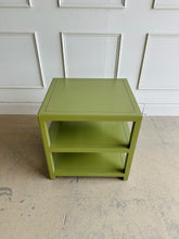Load image into Gallery viewer, Sherrill Furniture 3 Tier End Table