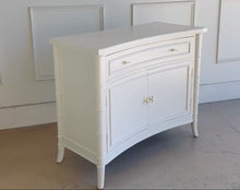 Load image into Gallery viewer, Ashton Chest
