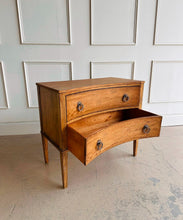 Load image into Gallery viewer, Burlington Chest