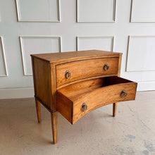 Load image into Gallery viewer, Burlington Chest