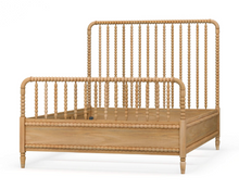 Load image into Gallery viewer, Cholet Spindle Bed