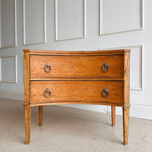 Load image into Gallery viewer, Burlington Chest