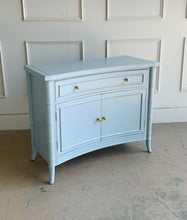 Load image into Gallery viewer, Ashton Chest