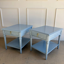 Load image into Gallery viewer, Pair of Vintage Drexel End Tables