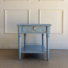 Load image into Gallery viewer, Pair of Vintage Drexel End Tables