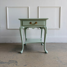 Load image into Gallery viewer, Vintage Queen Anne End Table by Hickory Chair