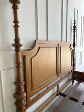 Load image into Gallery viewer, Savannah Bed King