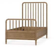 Load image into Gallery viewer, Cholet Spindle Bed