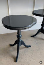 Load image into Gallery viewer, Cloverleaf Side Tables in Cracked Pepper
