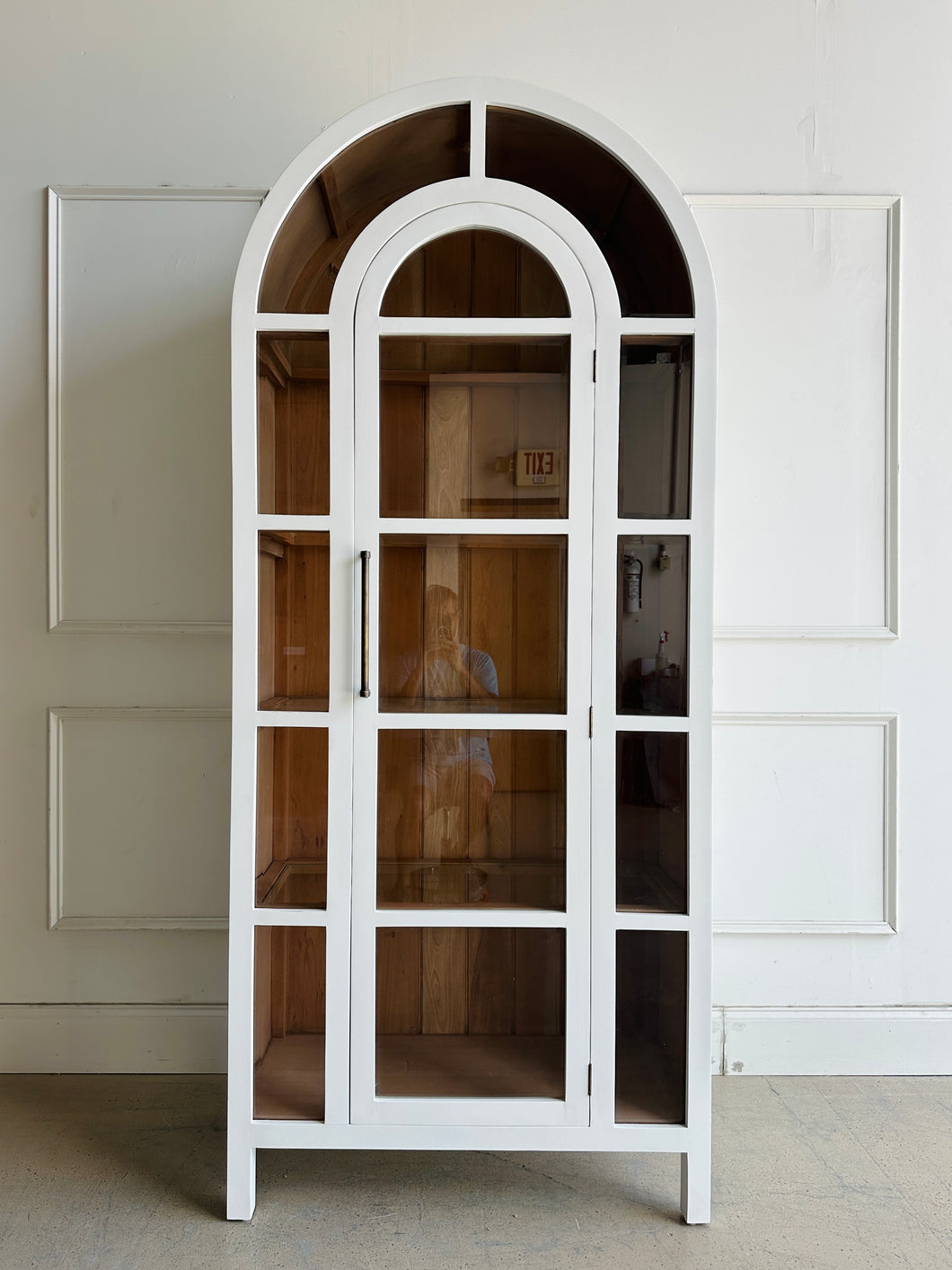 Vannes Display Cabinet with LED Lights