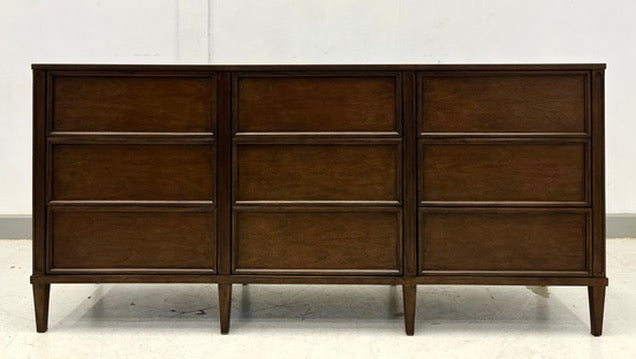 Avalaire 9 Drawer Dresser