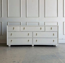 Load image into Gallery viewer, Henredon 7 Drawer Dresser in White Dove
