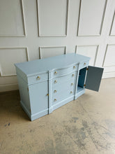 Load image into Gallery viewer, Sligh Furniture Vintage Buffet Server

