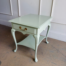 Load image into Gallery viewer, Vintage Queen Anne End Table by Hickory Chair
