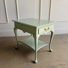 Load image into Gallery viewer, Vintage Queen Anne End Table by Hickory Chair
