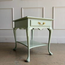 Load image into Gallery viewer, Vintage Queen Anne End Table by Hickory Chair
