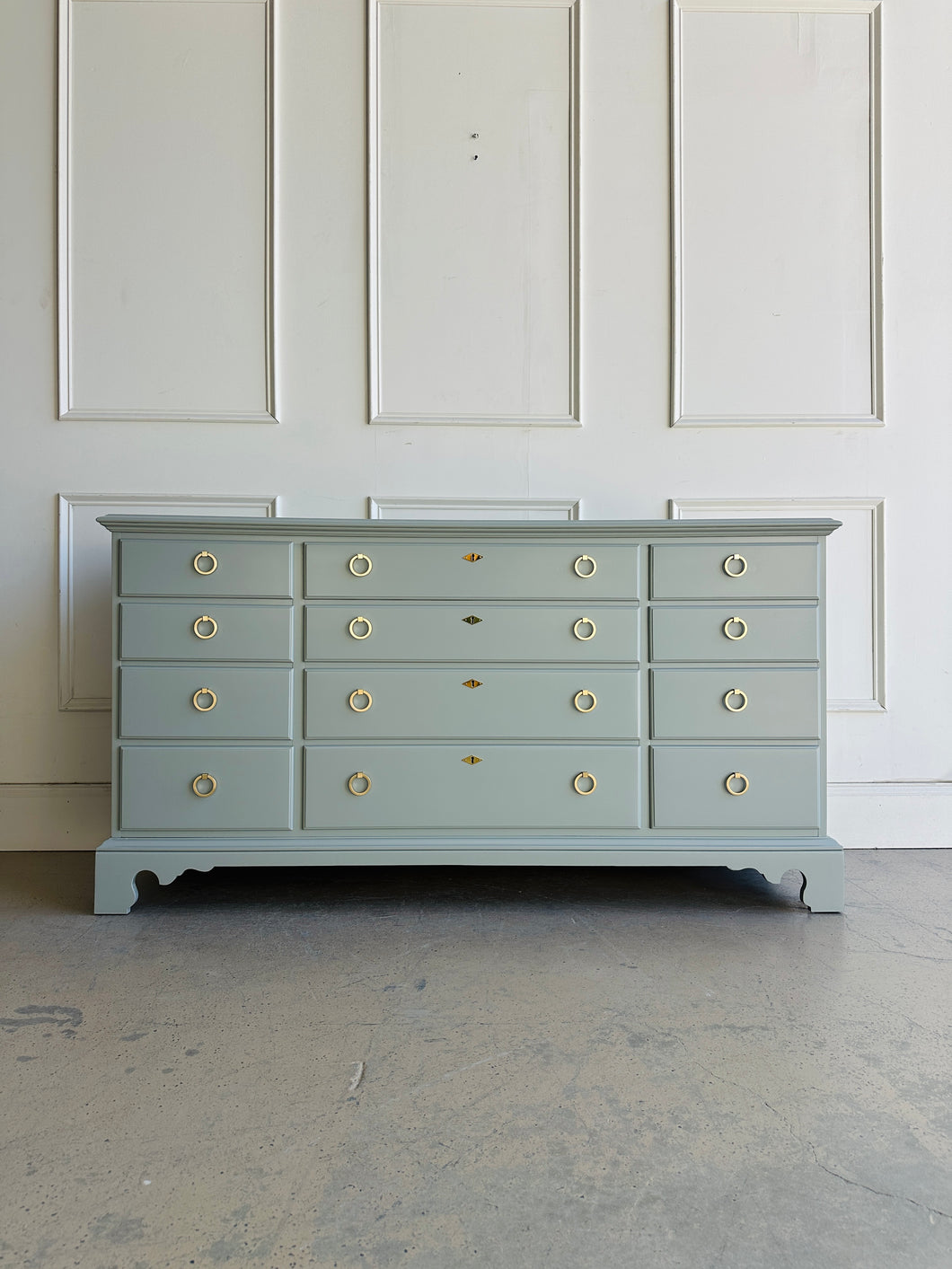 Link Taylor dresser in Unusual Gray