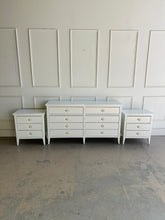 Load image into Gallery viewer, 8 Drawer Dresser &amp; Nightstands &quot;SET&quot; in White Dove
