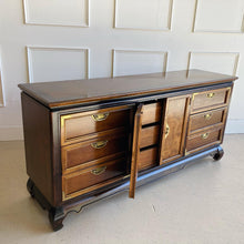 Load image into Gallery viewer, Broyhill Dresser
